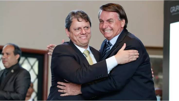 Tarcísio de Freitas reafirma apoio a Bolsonaro: “Sou bolsonarista e vou continuar sendo”