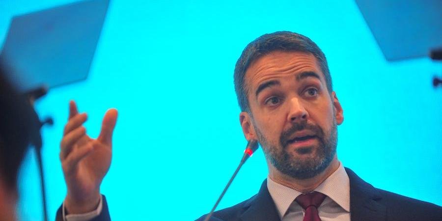 Eduardo Leite critica tratamento desigual e pede justiça para o Rio Grande do Sul