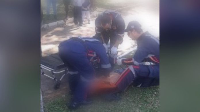 Homem é atingido por coice de cavalo em praça de São Borja