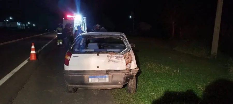 Adolescente morre após colisão de motocicleta com automóvel