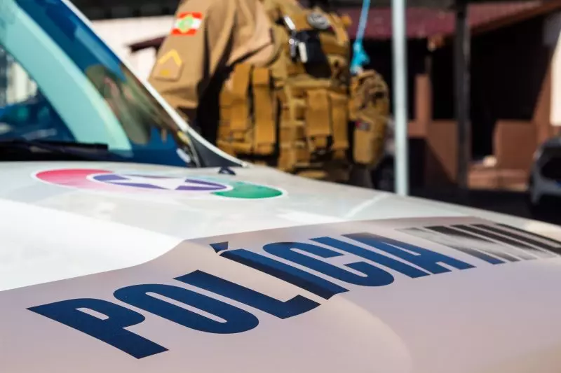 Idoso de 84 anos é encontrado morto no pátio de casa 