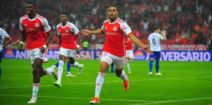 Inter bate o Fortaleza no Beira-Rio, embala e alcança 8º lugar no Brasileirão