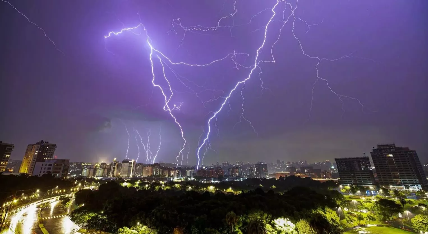 Frente fria na reta final do inverno pode trazer chuva forte e tempestades