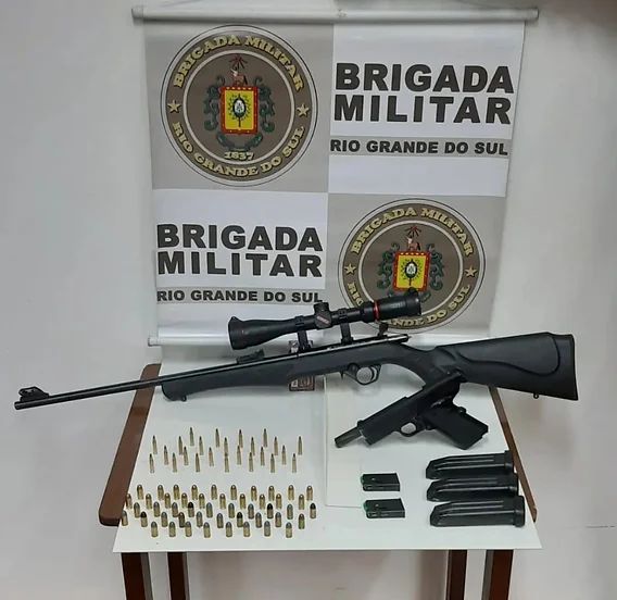 Homem é preso porte ilegal de arma de fogo na ERS-168 em Santiago