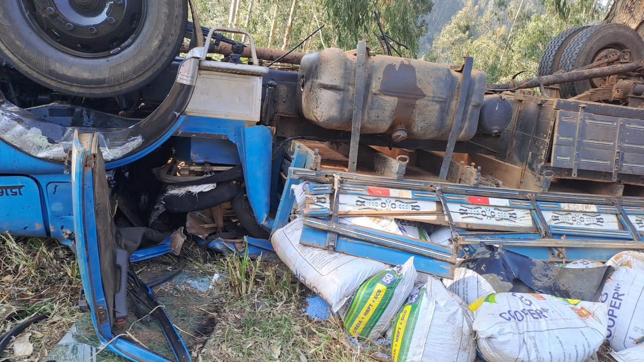 Capotamento de caminhão deixa vítima fatal
