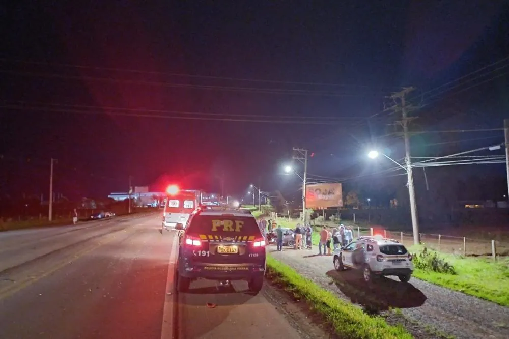 Motorista morre em colisão entre carro e caminhão na BR-285