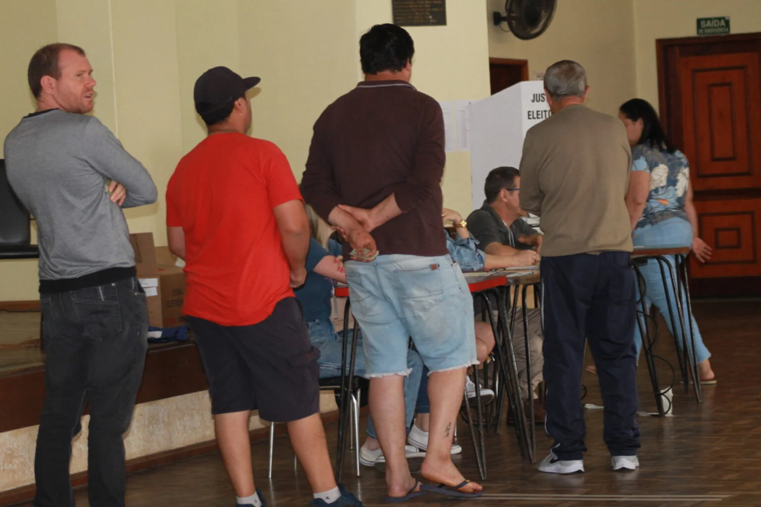 Eleições 2024: votação segue tranquila em Santiago
