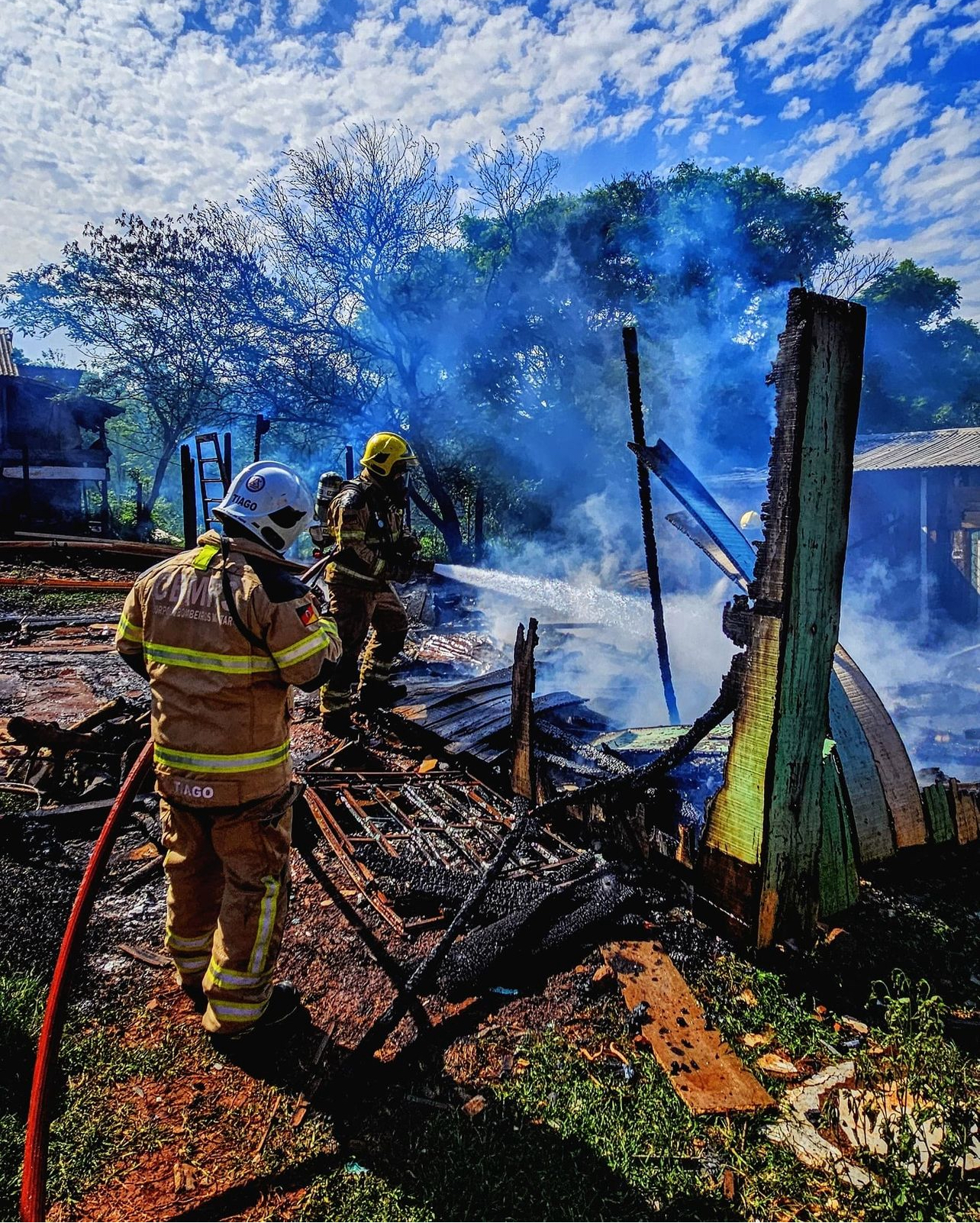 Incêndio destrói residência em Santo Ângelo