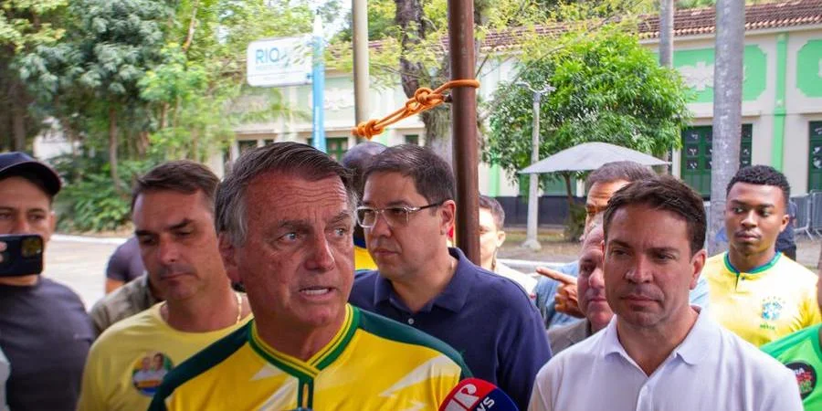 Campo bolsonarista sai fortalecido do 1º turno das municipais no Brasil