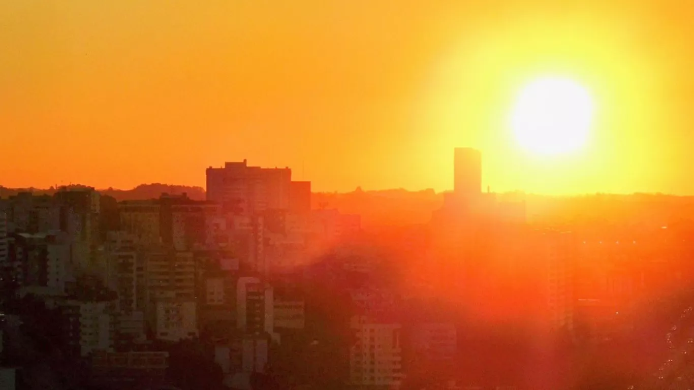 Forte calor antecede tempestades: Rio Grande do Sul terá dias quentes com chuva isolada antes de intensa instabilidade