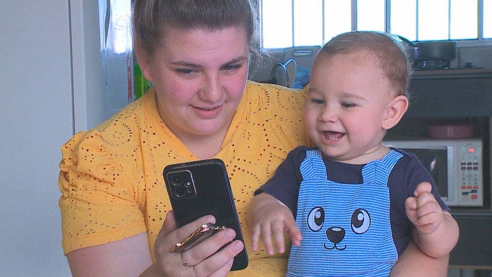 ‘A gente agradece todo dia’, diz mãe de bebê resgatado de helicóptero no Vale do Taquari