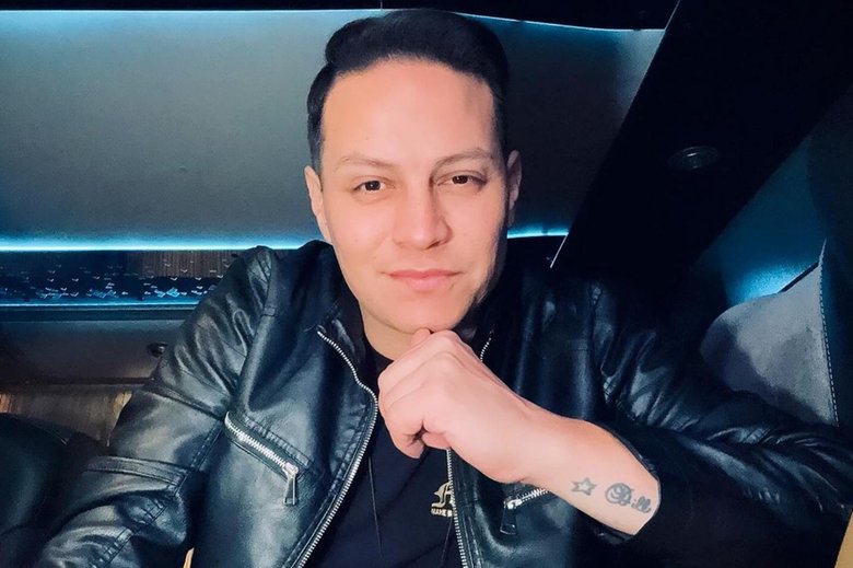 Cantor Paulinho Dill está entubado após sofrer acidente de carro em Santa Rosa, diz diretor de banda