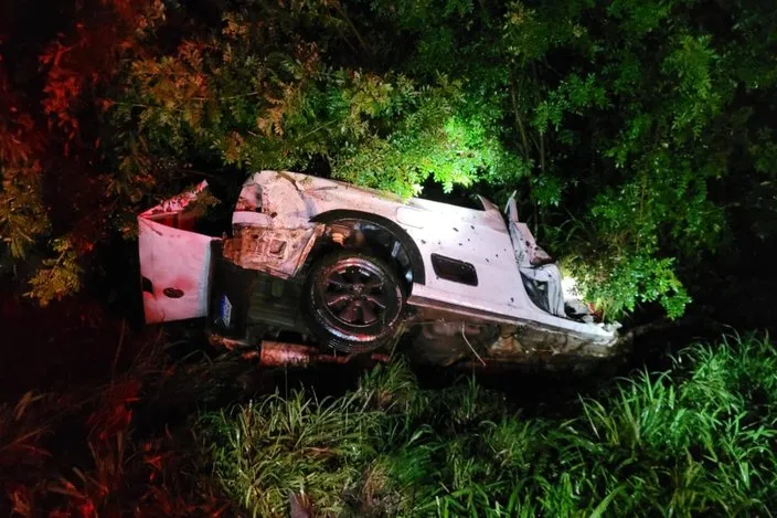 Motorista morre em colisão entre carro e caminhão na BR-153, na região central do estado