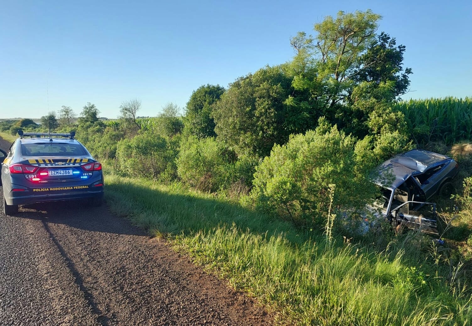 Motorista fica gravemente ferido após capotamento de veículo na BR-287 em São Borja