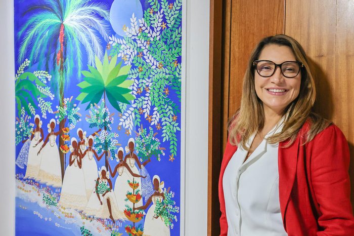 Com salários de até R$ 18,4 mil, Janja tem equipe com 12 pessoas e já gastou R$ 1,2 milhão em viagens, diz jornal