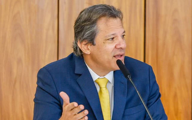 Haddad: “Temos de corrigir essa escorregada no dólar”