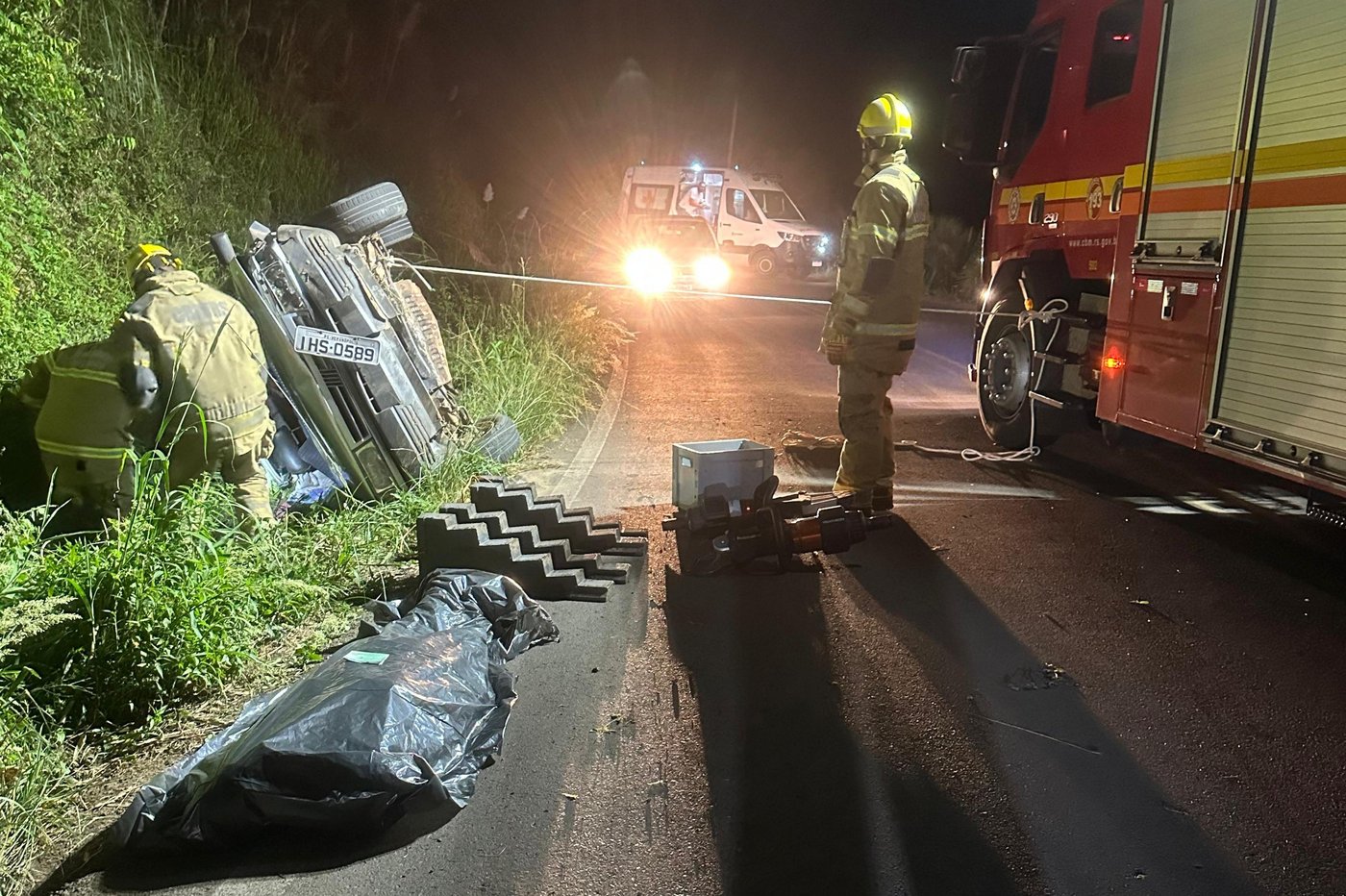 Homem morre após colidir carro contra barranco na RS-359, em Cotiporã