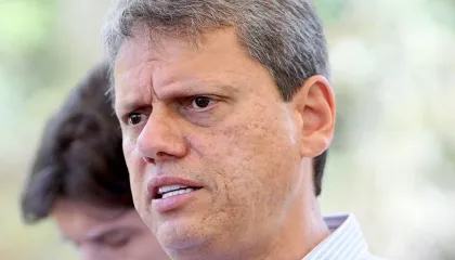 arcísio de Freitas descarta candidatura à presidência e reafirma apoio a Bolsonaro em 2026