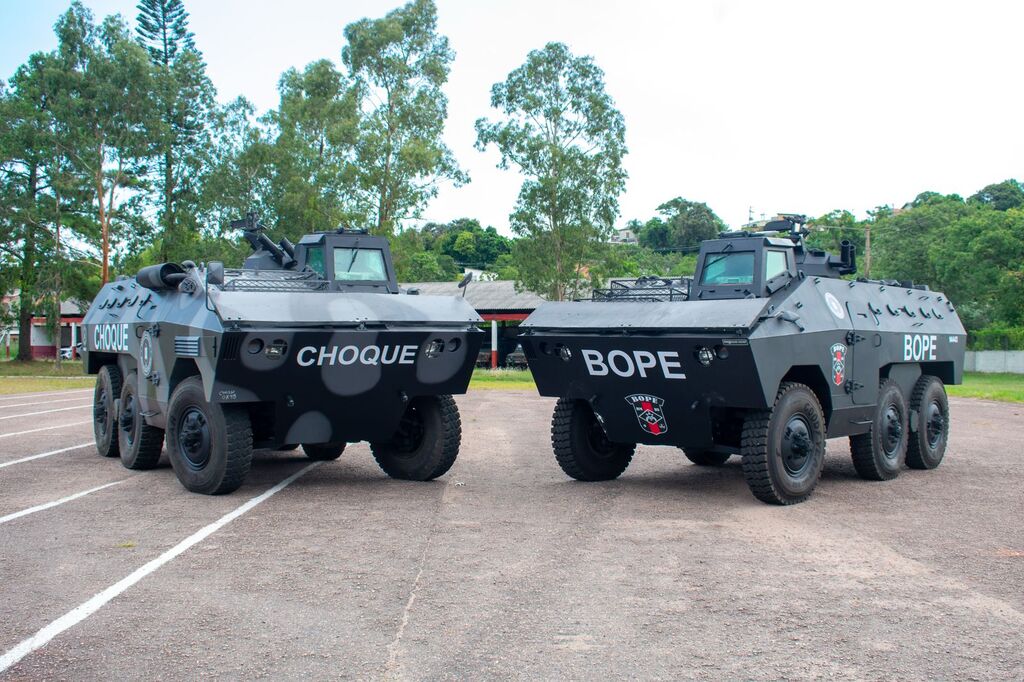 Exército Brasileiro doará viaturas blindadas e fuzis para a Brigada Militar