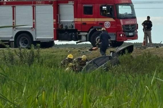 Homem morre em acidente entre ônibus e dois carros na BR-290, em Charqueadas
