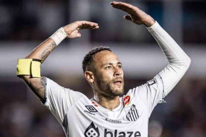 Neymar brilha com gol de falta e classifica o Santos à semifinal