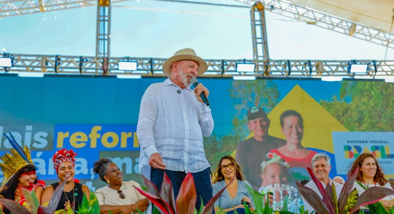 Lula cobra explicação sobre preço do ovo: ‘A galinha não cobra caro’