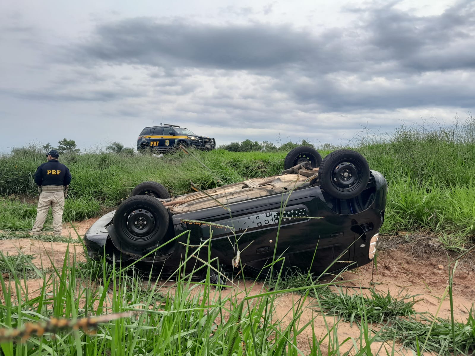 Condutor sofre acidente e é encaminhado ao hospital após saída de pista na BR-287, em São Vicente do Sul
