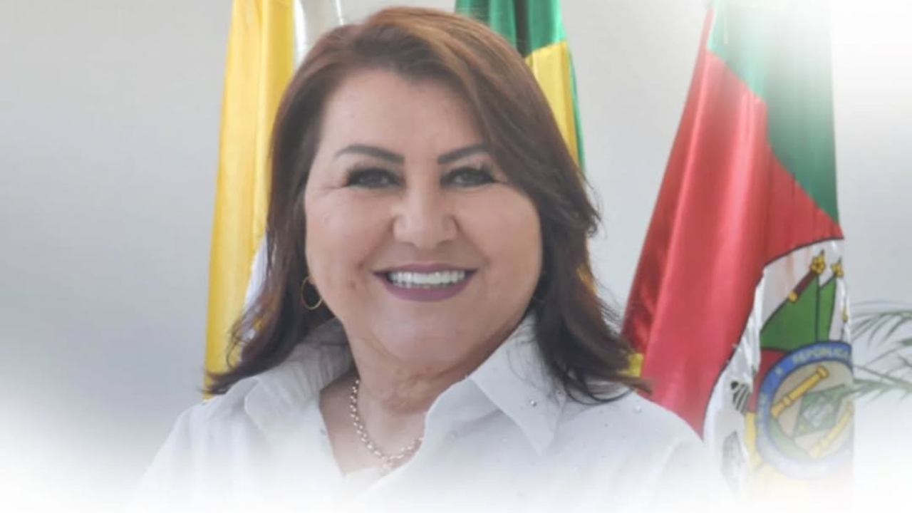 Secretária de Educação de São Luiz Gonzaga celebra nomeação de mais de 60 novos servidores