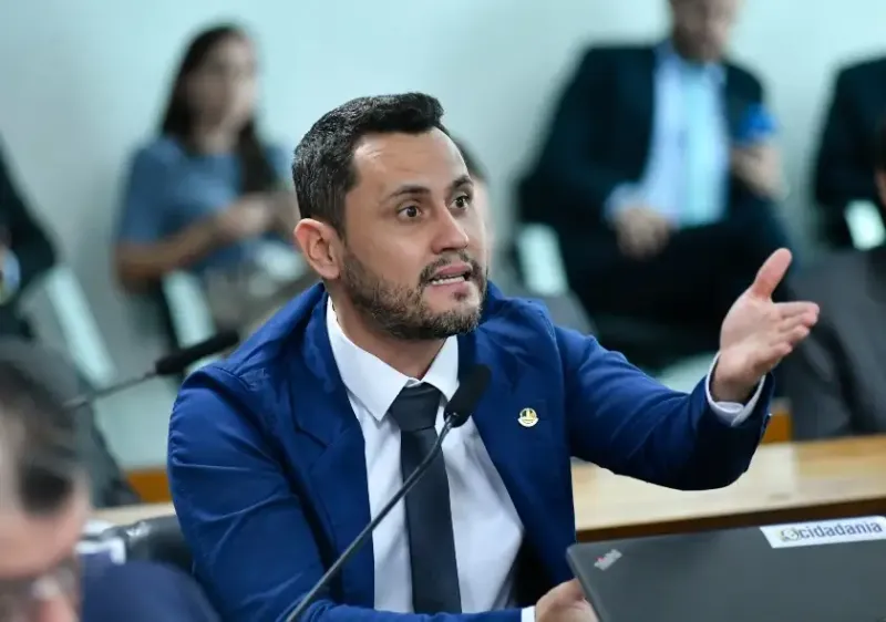Cleitinho critica aumento de deputados: “Quem paga a conta é o povo brasileiro”