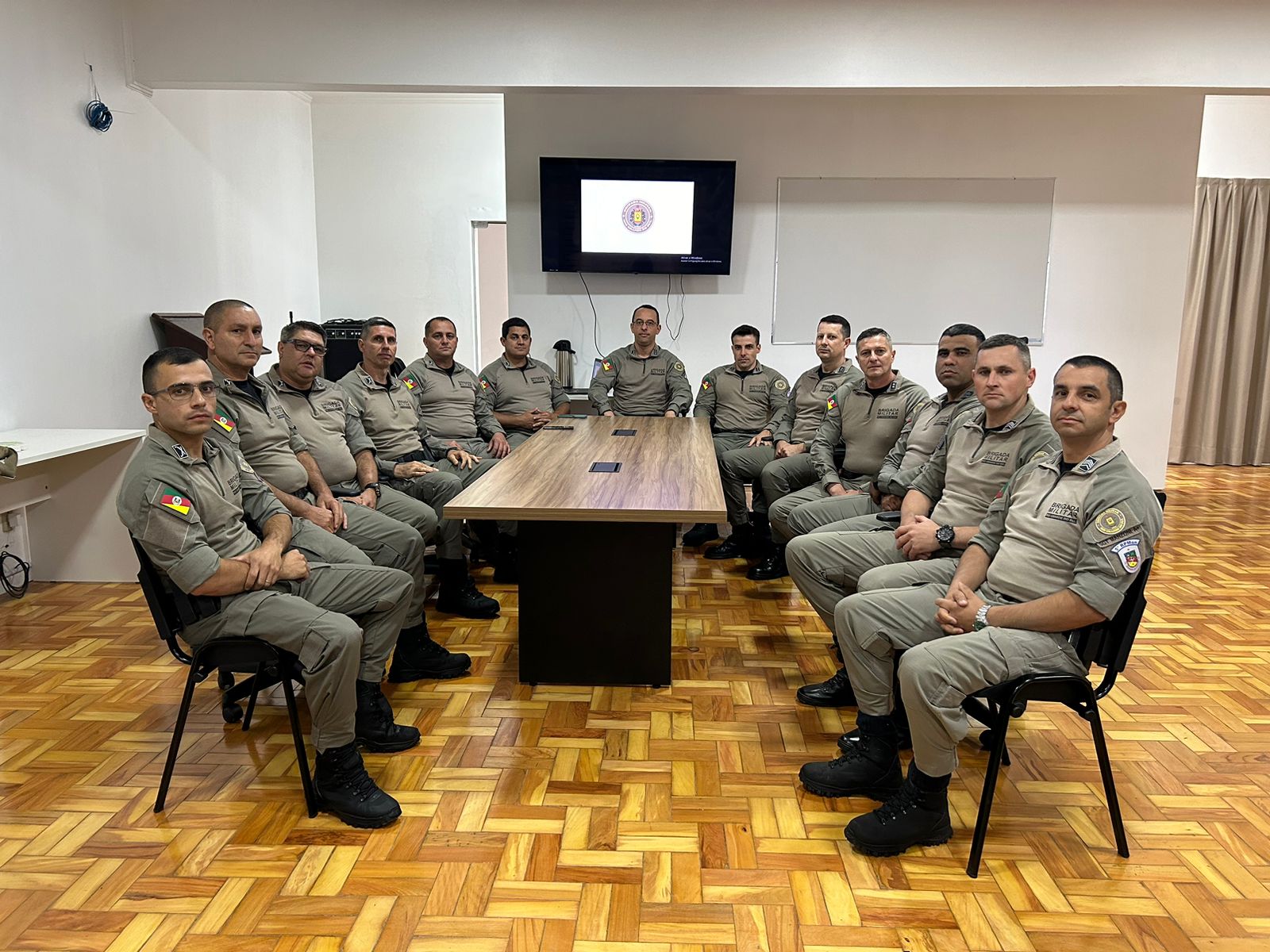 Comandante do 5º RPMon realiza reunião técnica com comandantes