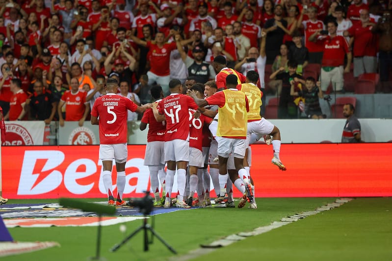 Inter passa pelo Caxias e volta à final do Gauchão após  4 anos