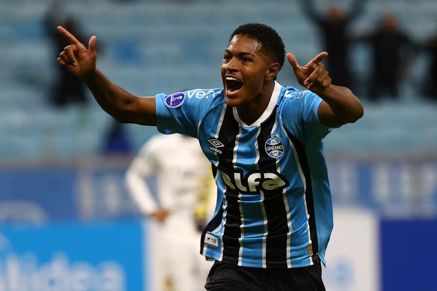 Grêmio vence o Sportivo Luqueño e avança aos playoffs
