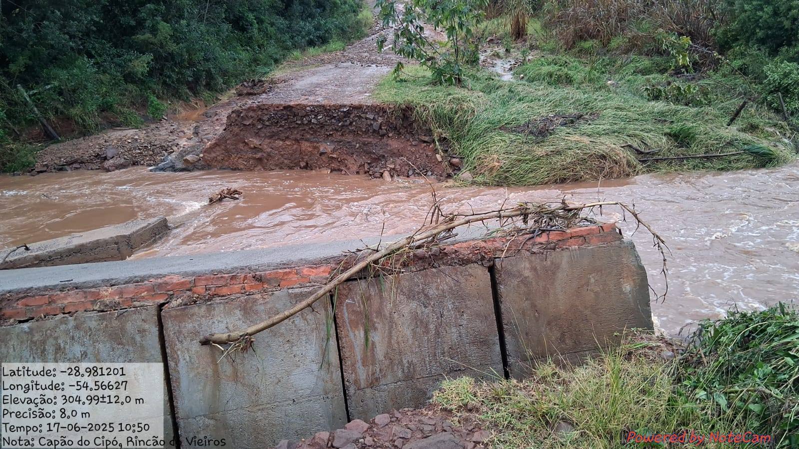 Chuvas volumosas provocam transbordamentos e danos estruturais em Capão do Cipó