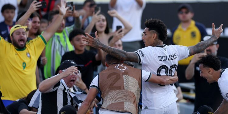 Botafogo choca o mundo e vence o PSG, campeão da Champions League
