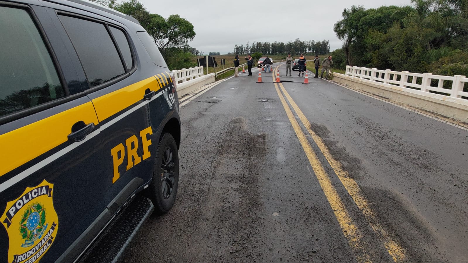 Cabeceira de ponte cede e BR-287 é totalmente bloqueada em São Vicente do Sul