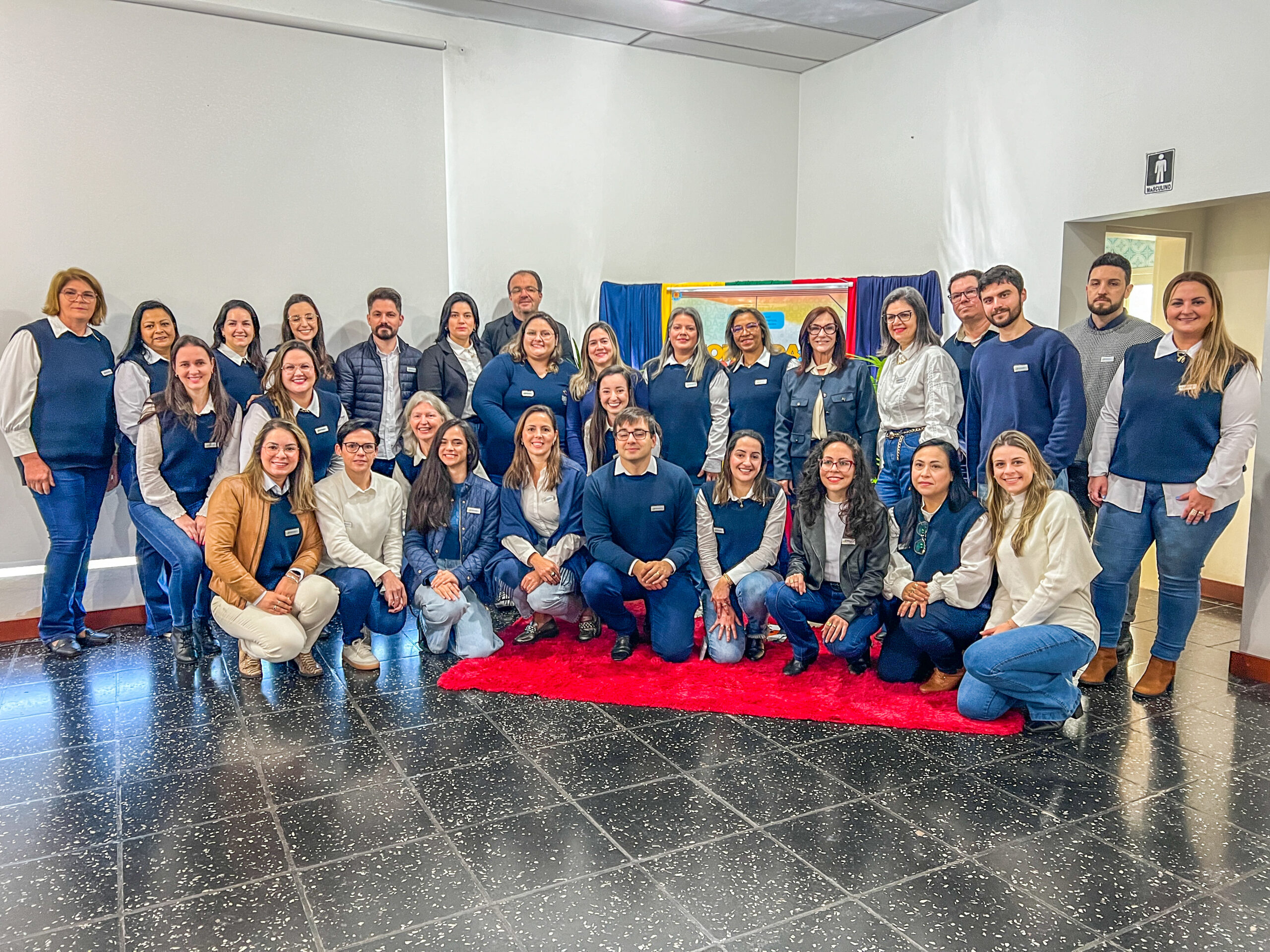 Começa a Jornada Pedagógica 2025 em Santiago com foco na valorização dos educadores e conexão de saberes