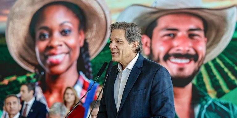 Iremos apresentar esta semana a Lula alternativas que nós temos sobre tarifas, diz Haddad