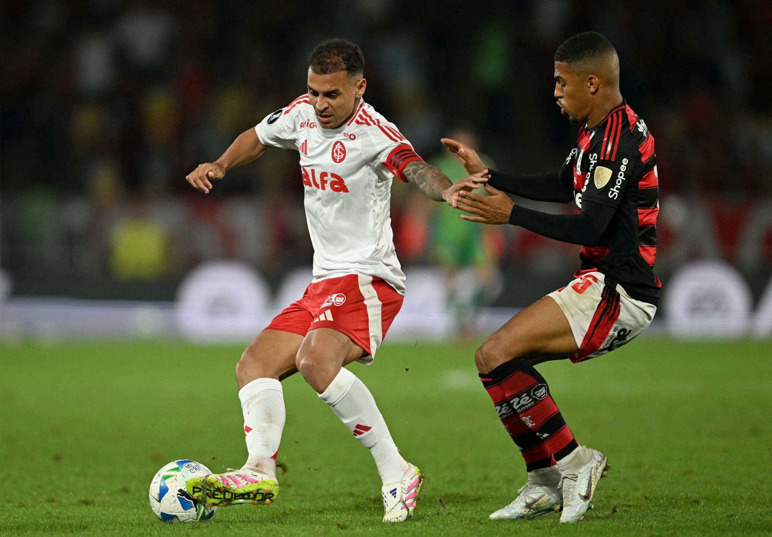 Inter perde para o Flamengo, mas volta vivo para decidir no Beira-Rio