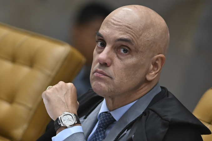 Oposição consegue 41ª assinatura para impeachment de Moraes