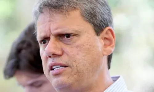 arcísio de Freitas descarta candidatura à presidência e reafirma apoio a Bolsonaro em 2026