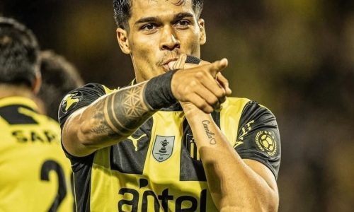 Grêmio bate o pé, recusa proposta do Peñarol e define: Arezzo só sai pelo valor investido