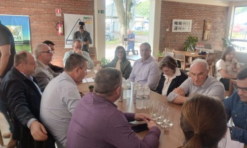 Prefeito Gilnei Manzoni representa Unistalda em assembleia da AMCENTRO e reforça compromisso com a gestão pública