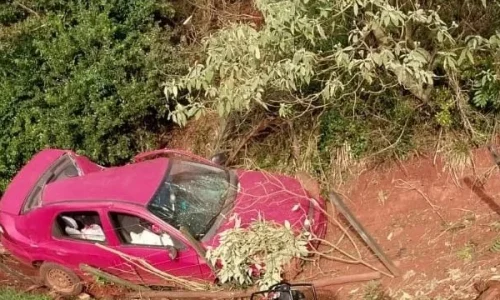 Criança de 7 anos morre e outra fica ferida após veículo capotar em Tapera